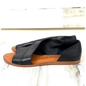 Sole Society Womens 7.5 Black Soft Sheepskin Leather Colvan Flat Sandals